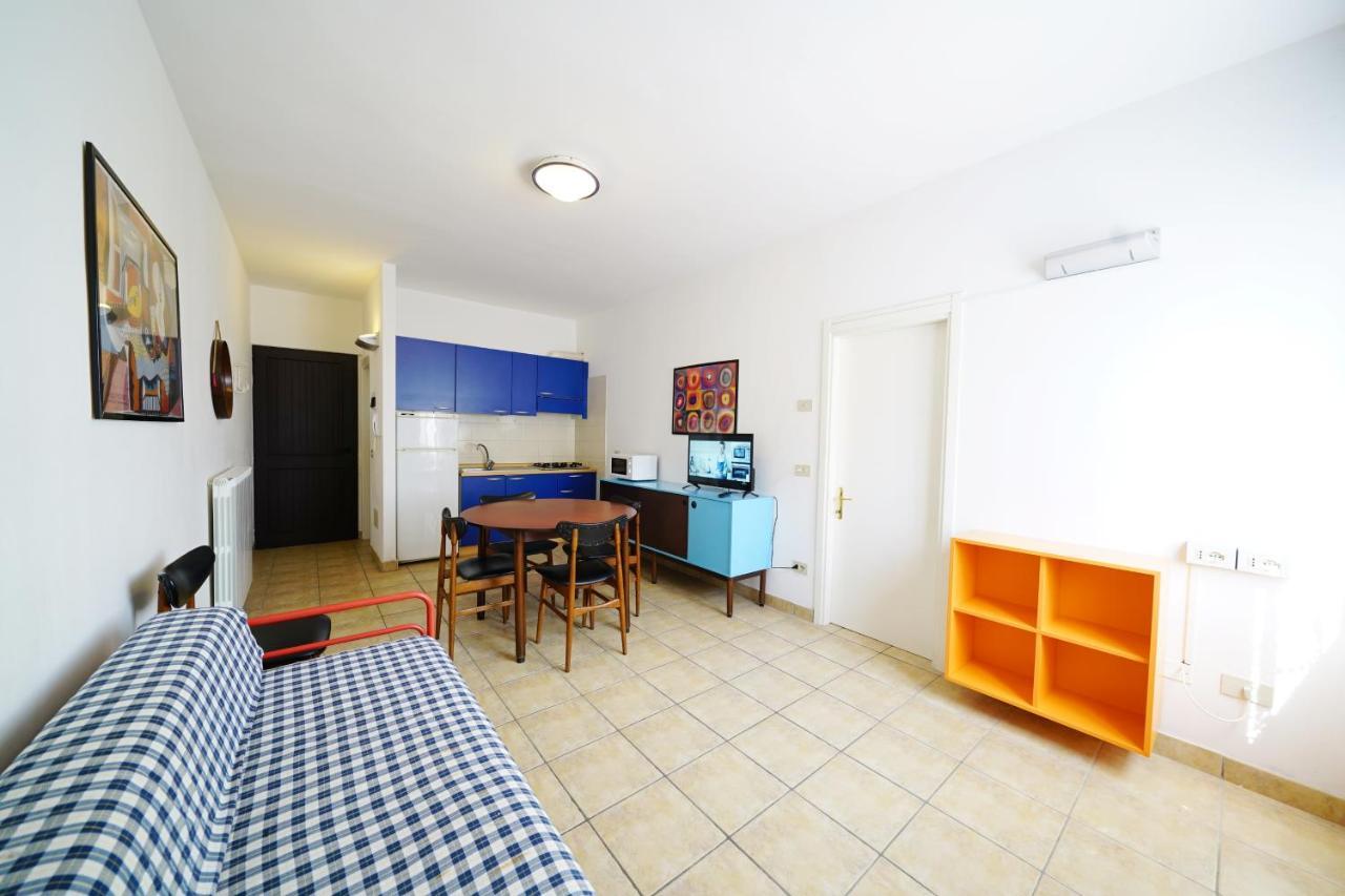 Residenza Holiday Llido Degli Estensi Buitenkant foto