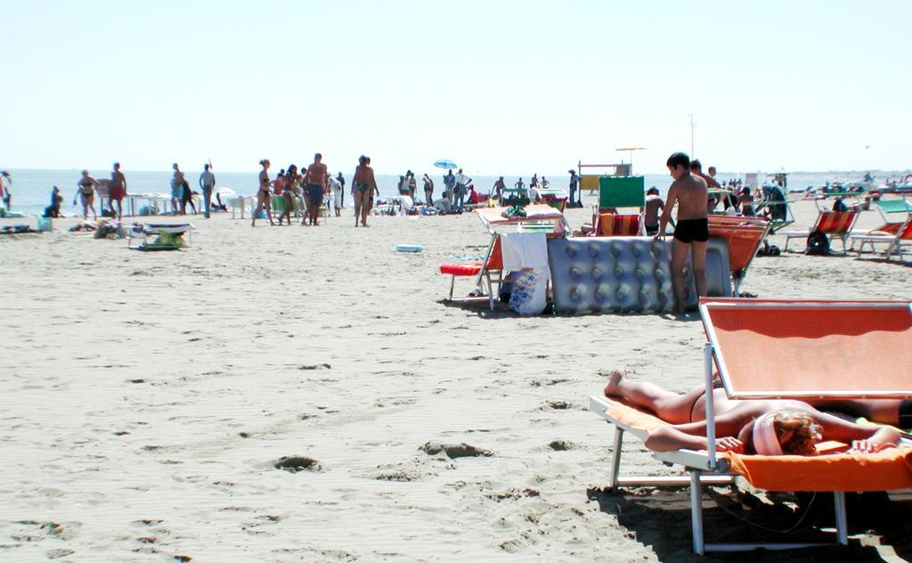 Residenza Holiday Llido Degli Estensi Buitenkant foto