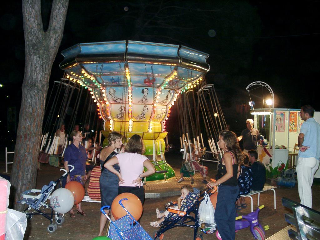 Residenza Holiday Llido Degli Estensi Buitenkant foto