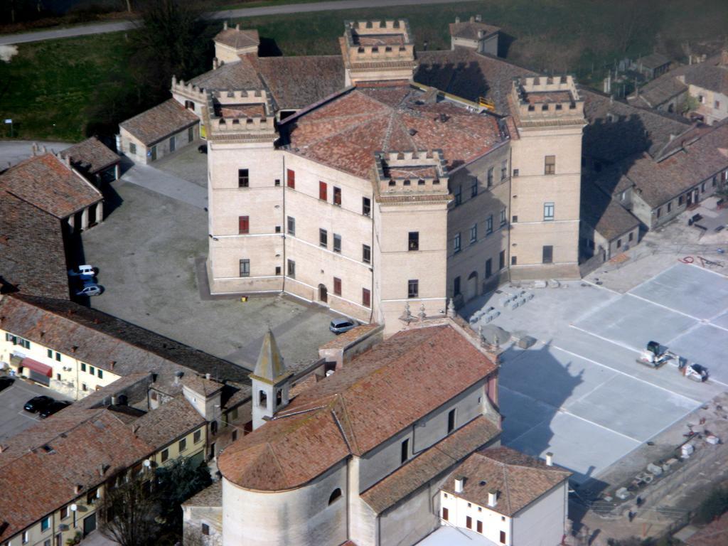 Residenza Holiday Llido Degli Estensi Buitenkant foto