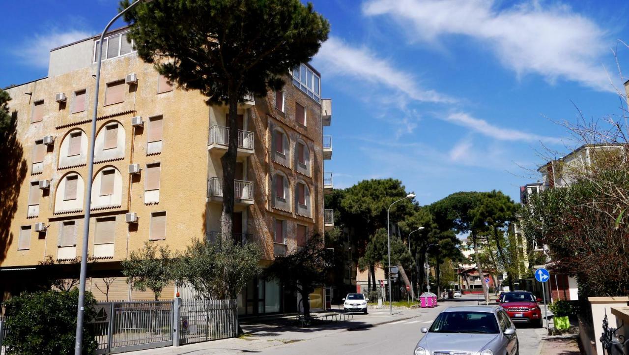 Residenza Holiday Llido Degli Estensi Buitenkant foto